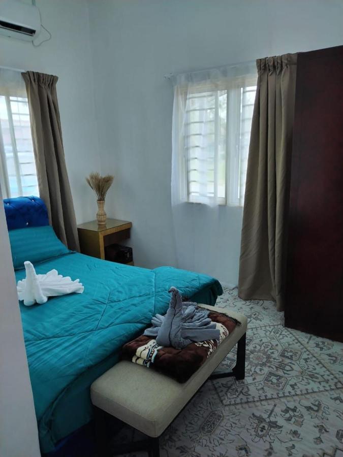 Homestay Embah Ros & Embah Lek Hutan Melintang Екстериор снимка